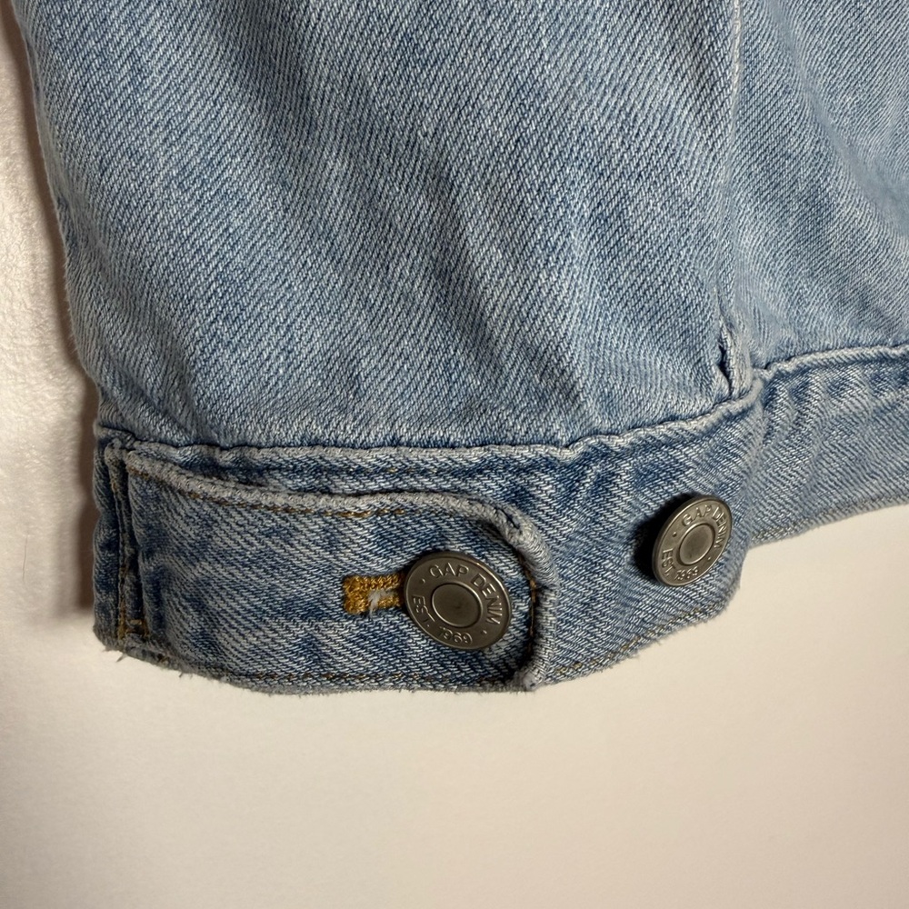 GAP Light Blue Denim Trucker‎ Jacket - Picture 8 of 13